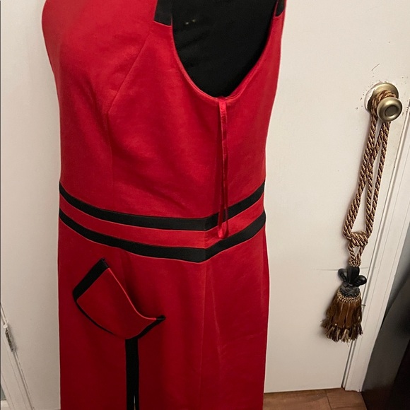 Elegant Red and Black Women's Dress - Picture 5 of 8